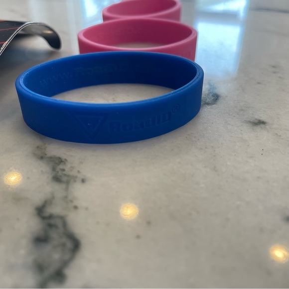 Lot of Road ID silicone bands in XS to S to S/M - Picture 2 of 6